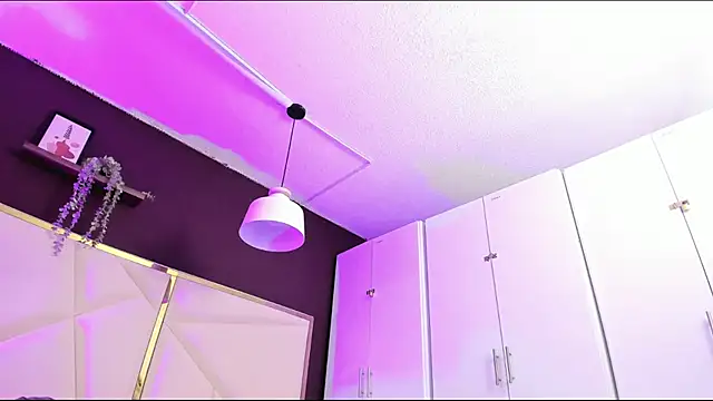 April bowie online show from 01/17/26, 11:37