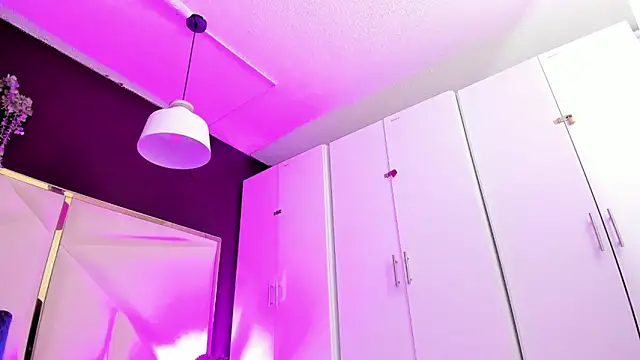 April bowie online show from 02/14/26, 11:29