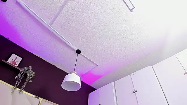 April bowie online show from 02/23/26, 12:02