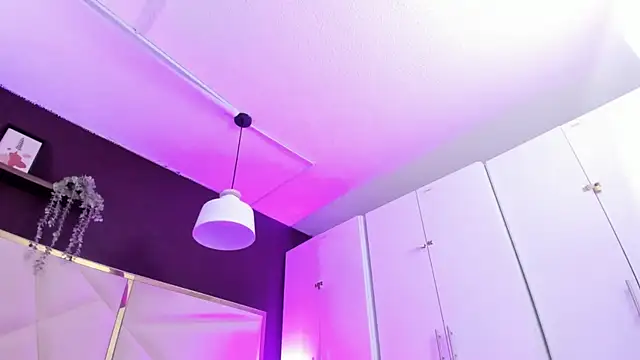 April bowie online show from 03/26/26, 11:38