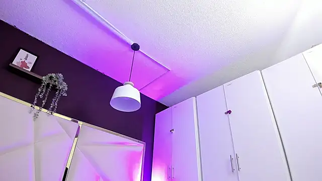 April bowie online show from 04/07/26, 11:32