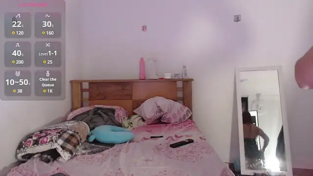 Snapshot of _Camilla_Castellar chatting on 02/15/25, 09:26 Camilla Castellar online show from 02/15/25, 09:26