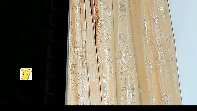 Snapshot of honey_skin chatting on 12/23/24, 04:22 honey skin online show from 12/23/24, 04:22