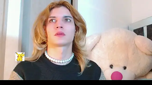 Snapshot of honey_skin chatting on 02/10/25, 08:31 honey skin online show from 02/10/25, 08:31