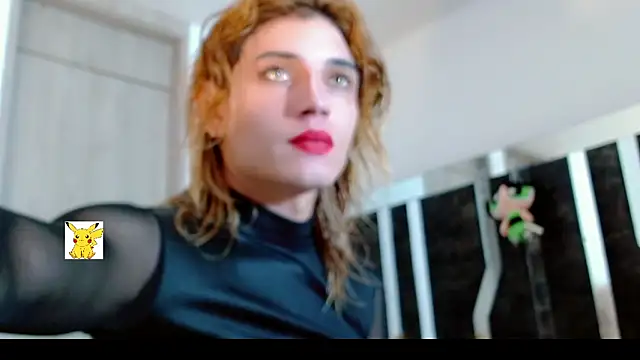 Snapshot of honey_skin chatting on 02/16/25, 10:32 honey skin online show from 02/16/25, 10:32