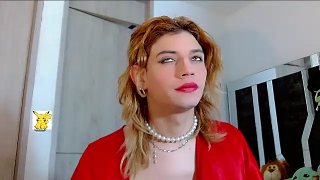 Snapshot of honey_skin chatting on 02/20/25, 02:35 honey skin online show from 02/20/25, 02:35