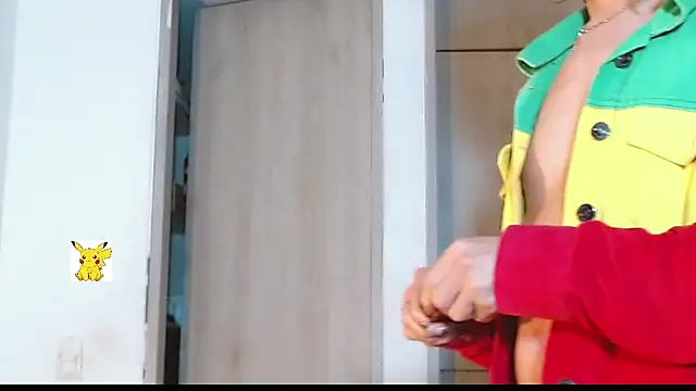 Snapshot of honey_skin chatting on 02/25/25, 02:11 honey skin online show from 02/25/25, 02:11