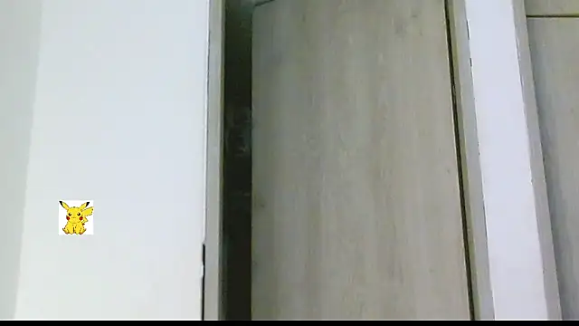 Snapshot of honey_skin chatting on 02/25/25, 08:19 honey skin online show from 02/25/25, 08:19