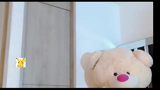 Snapshot of honey_skin chatting on 03/21/25, 08:17 honey skin online show from 03/21/25, 08:17