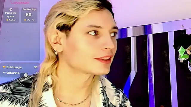 Snapshot of honey_skin chatting on 09/28/25, 04:56 honey skin online show from 09/28/25, 04:56