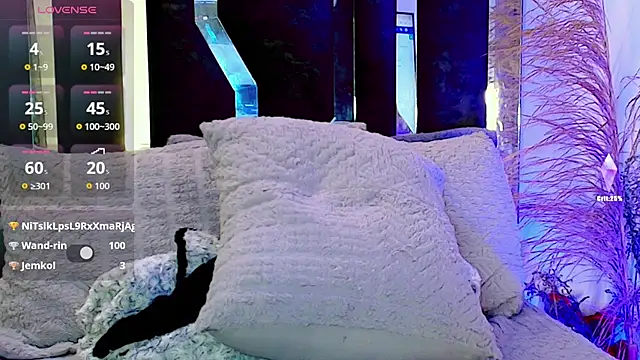 Snapshot of honey_skin chatting on 11/04/25, 01:38 honey skin online show from 11/04/25, 01:38