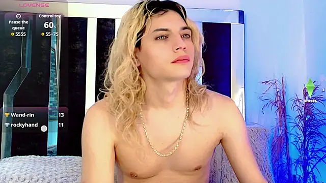 Snapshot of honey_skin chatting on 11/09/25, 02:48 honey skin online show from 11/09/25, 02:48