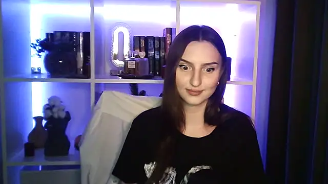 X Alisa online show from 04/14/26, 06:47