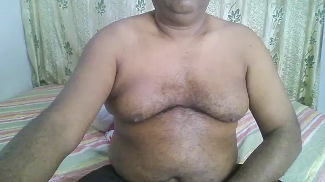 Snapshot of Beargryzzly chatting on 01/20/25, 02:03 Beargryzzly online show from 01/20/25, 02:03