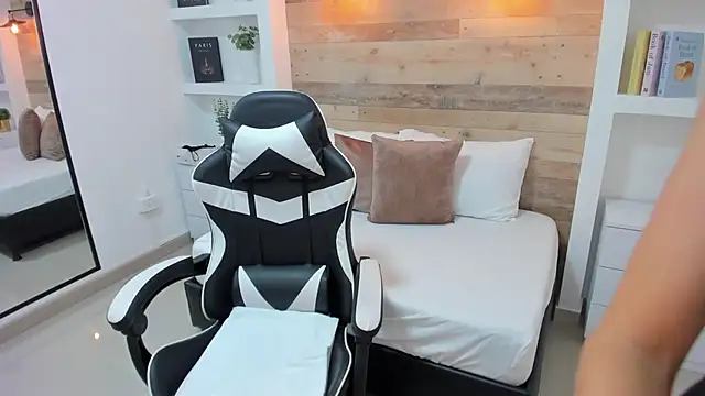 candy summer28 online show from 11/10/25, 07:24