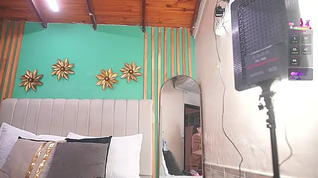 katlyn martins online show from 12/01/25, 07:41