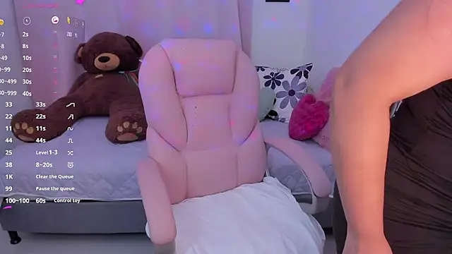  Arianna08  online show from 10/04/25, 06:44