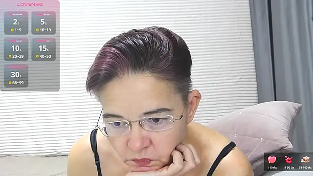 StaceyDarling online show from 11/29/25, 03:09