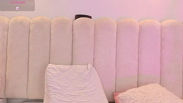 Mia rom11 online show from 09/12/25, 12:49