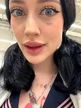 Melissa crazy online show from 10/31/25, 03:46