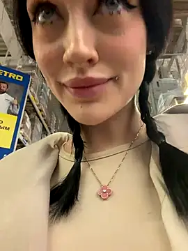 Melissa crazy online show from 12/20/25, 03:41