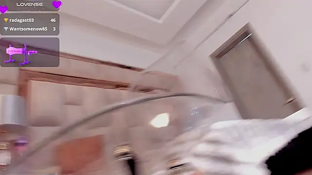 AnnWeltt online show from 12/07/24, 03:14