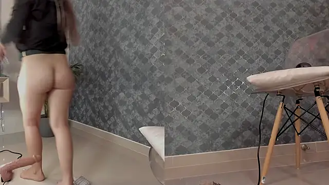 AnnWeltt online show from 12/15/24, 12:18