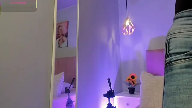 ScarletGV online show from 01/19/26, 06:06