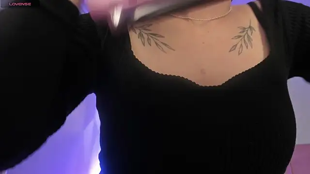 ScarletGV online show from 03/05/26, 05:14