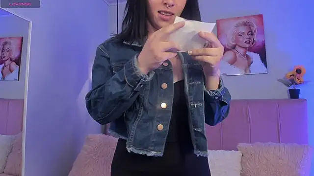 ScarletGV online show from 05/30/26, 05:21