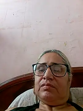  candi online show from 09/29/25, 02:33