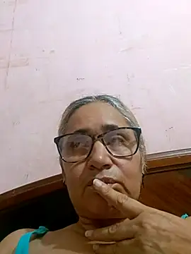  candi online show from 11/06/25, 03:07