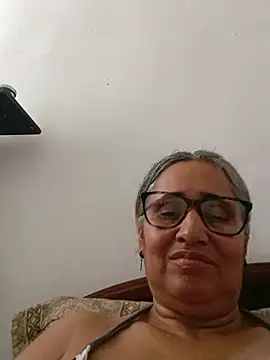  candi online show from 05/26/26, 04:14