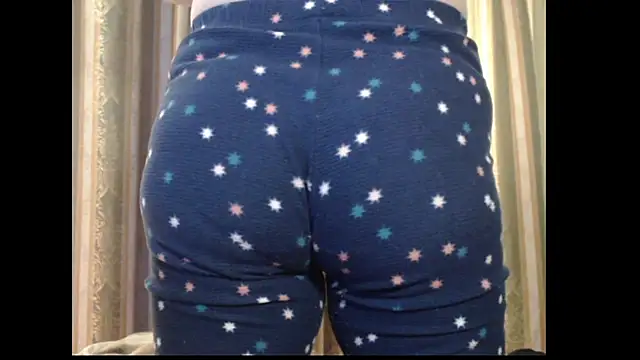 Snapshot of amorelara chatting on 10/19/25, 08:04 amorelara online show from 10/19/25, 08:04