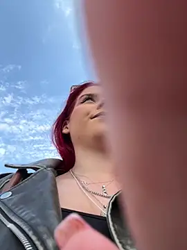 RiriRoseey online show from 04/17/26, 07:55