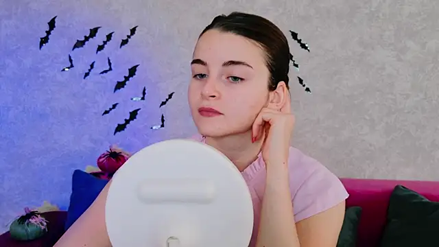 Miss Arwen online show from 10/14/25, 03:51