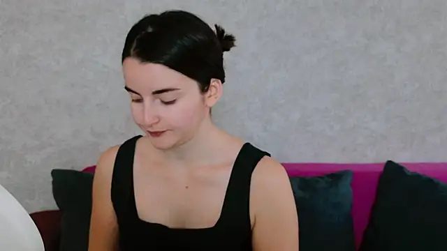 Miss Arwen online show from 11/06/25, 04:46