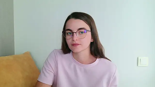 Snapshot of Miss_Arwen chatting on 07/16/26, 01:17 Miss Arwen online show from 07/16/26, 01:17
