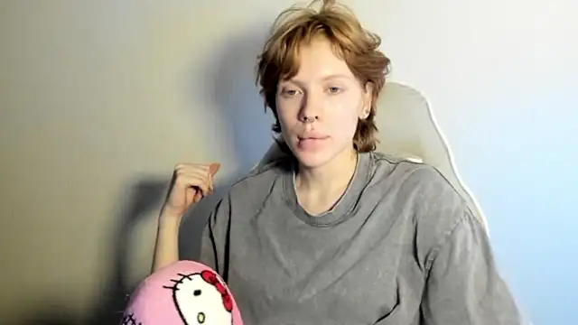 StellaDavis online show from 12/22/25, 01:19