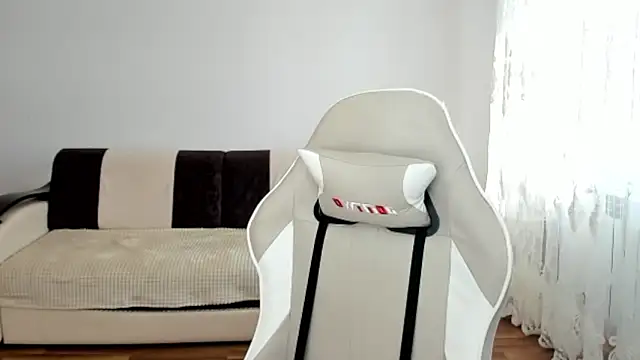 StellaDavis online show from 03/28/26, 10:04