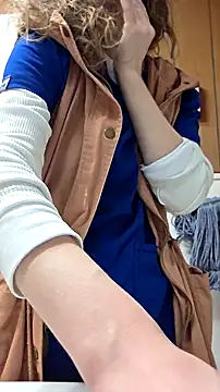 Snapshot of AriellaTaylor chatting on 02/22/25, 11:02 AriellaTaylor online show from 02/22/25, 11:02