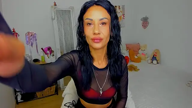 Snapshot of Blackeyeslady chatting on 06/17/26, 04:41 Blackeyeslady online show from 06/17/26, 04:41