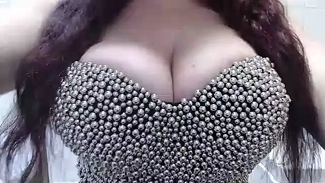 Snapshot of newamyy chatting on 02/14/26, 10:45 newamyy online show from 02/14/26, 10:45