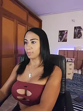 Snapshot of charlotte_bayron02 chatting on 06/02/26, 12:56 charlotte bayron02 online show from 06/02/26, 12:56