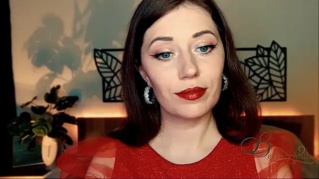 Snapshot of MissBeverlyMills chatting on 12/08/24, 02:52 MissBeverlyMills online show from 12/08/24, 02:52