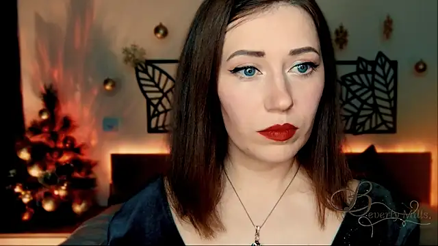 Snapshot of MissBeverlyMills chatting on 12/19/24, 06:01 MissBeverlyMills online show from 12/19/24, 06:01