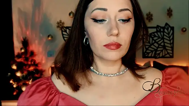 Snapshot of MissBeverlyMills chatting on 12/20/24, 04:36 MissBeverlyMills online show from 12/20/24, 04:36