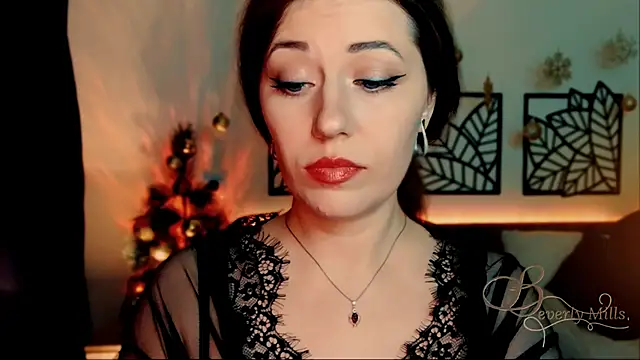 Snapshot of MissBeverlyMills chatting on 01/02/25, 04:13 MissBeverlyMills online show from 01/02/25, 04:13