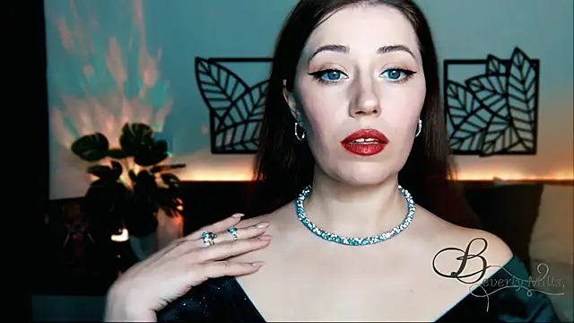 Snapshot of MissBeverlyMills chatting on 01/09/25, 08:33 MissBeverlyMills online show from 01/09/25, 08:33