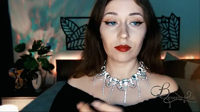 Snapshot of MissBeverlyMills chatting on 01/11/25, 01:43 MissBeverlyMills online show from 01/11/25, 01:43